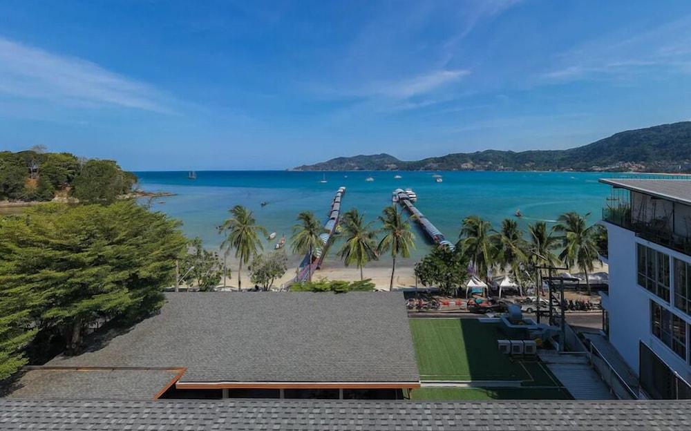 Liv Hotel Phuket Patong Beachfront Exterior foto