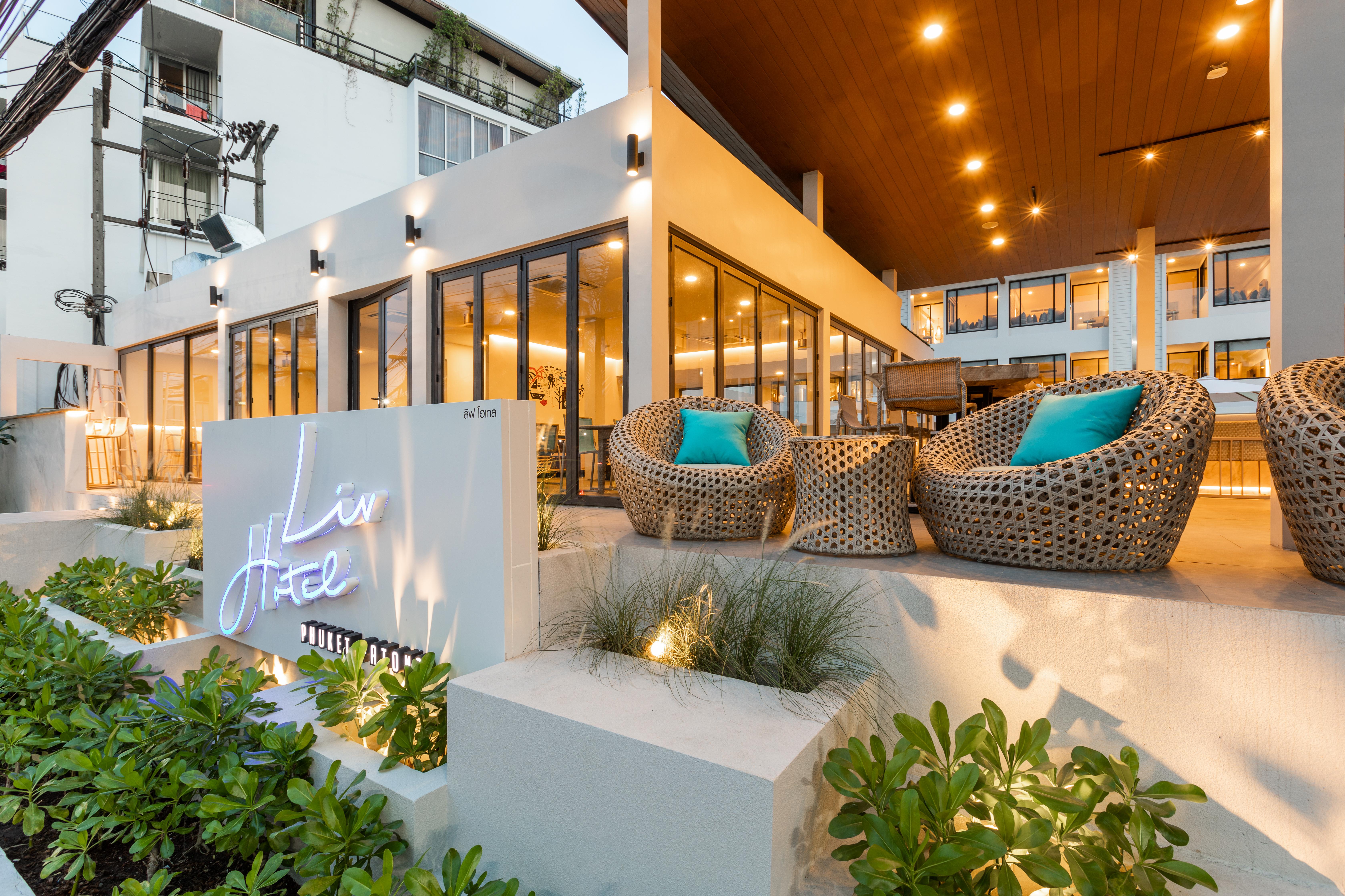 Liv Hotel Phuket Patong Beachfront Exterior foto