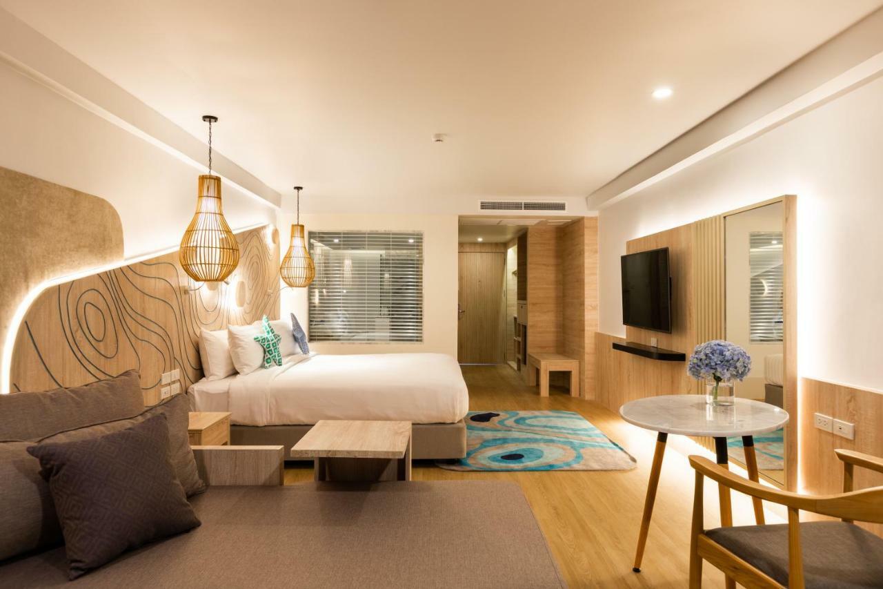 Liv Hotel Phuket Patong Beachfront Exterior foto